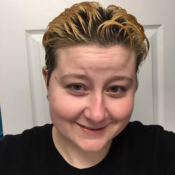 Meet your Posher, Danielle - Picture 1 of 1